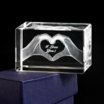 ΚΡΥΣΤΑΛΛΙΝΟ ΔΙΑΚΟΣΜΗΤΙΚΟ ΜΕ 3D ΚΑΡΔΙΑ ''I LOVE YOU'' 5x5x8cm