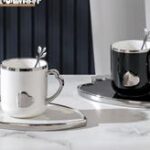Κούπα με πιατάκι και κουταλάκι και διακοσμητική ασημί Καρδιά