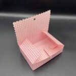 ΜΠΟΜΠΟΝΙΕΡΑ  ΡΟΖ ΚΑΡΩ ΚΟΥΤΙ ΧΑΡΤΙΝΟ   9x6.5x2.5cm