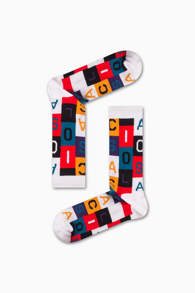 64-1 Καλτσα Unisex με Σχέδιο Colour Letters - Image 1