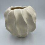 ΚΕΡΑΜΙΚΟ ΒΑΖΟ ΚΡΕΜ ΜΑΤ ΑΝΑΓΛΥΦΟ Φ10x12cm